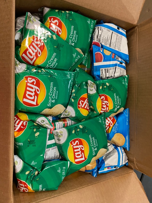 Photo 2 of Lay's Potato Chips Variety Pack, 1 oz Bags, 40 Count NEW 