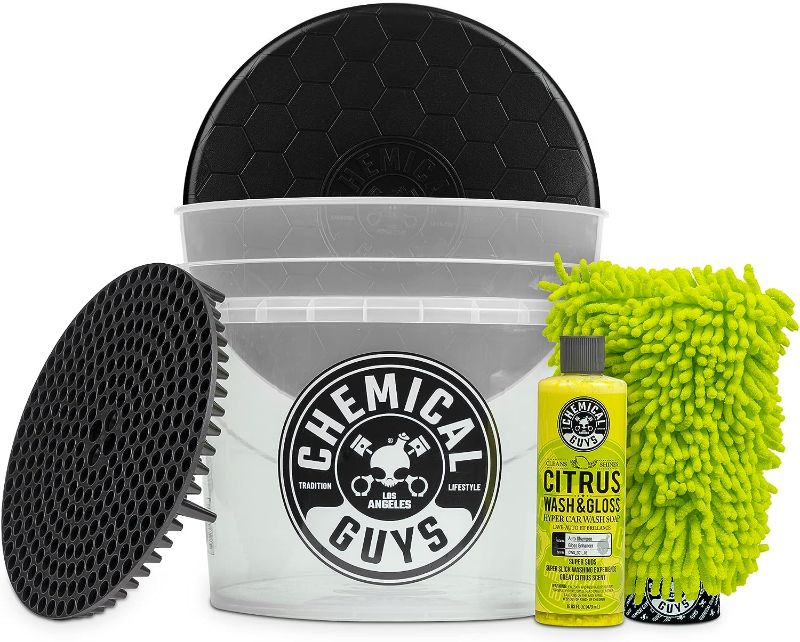 Photo 1 of Chemical Guys HOL133 Ultimate Scratch-Free Detailing Bucket And Accessories Car Wash Kit 16 fl. oz (Liquid spill)
