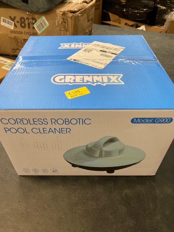 Photo 3 of GRENNIX Robot Pool Cleaner - Arctic Blue + Grennix G900 Retrieval Hook NEW 