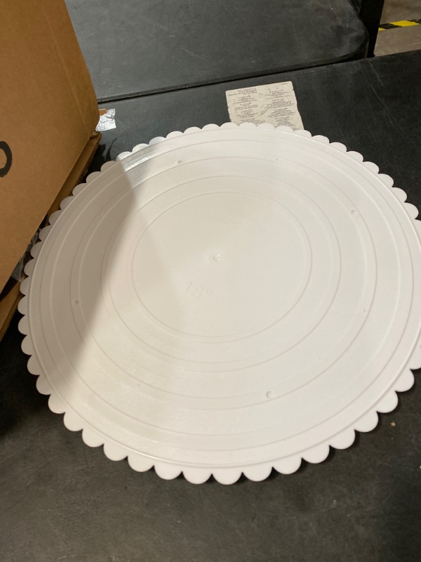 Photo 2 of Wilton Decorator Preferred Round Plate for Cakes, 18-Inch
