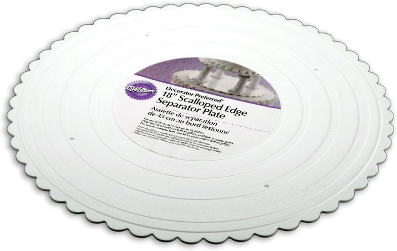 Photo 1 of Wilton Decorator Preferred Round Plate for Cakes, 18-Inch
