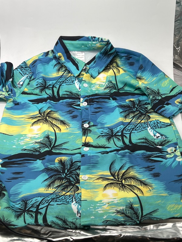 Photo 2 of Betusline Boys&Mens Button Down Shirts Hawaiian Short Sleeve Shirt size Medium