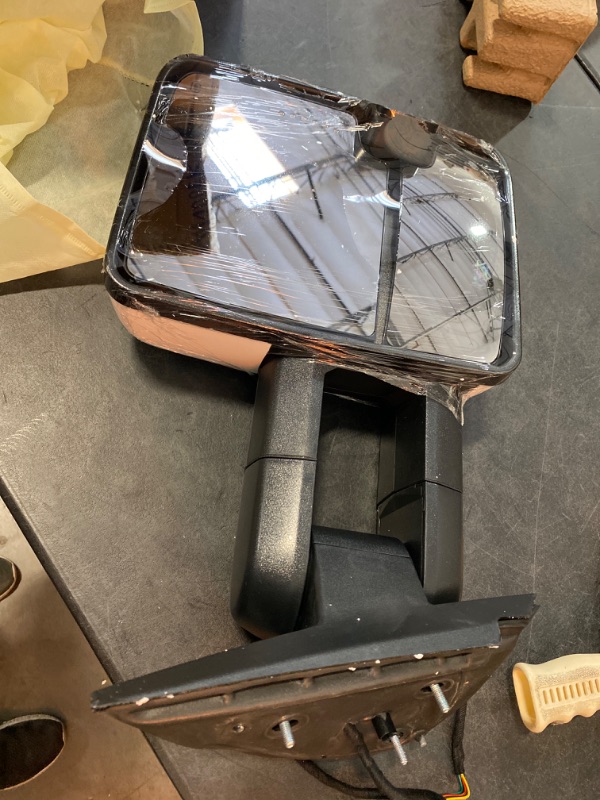 Photo 1 of Sanooer Towing Mirrors for 2003-2007 Chevy Silverado Suburban Avalanche Tahoe GMC Sierra Yukon Cadillac Escalade with Power Glass Turn Signal Light Backup Lamp Heated Extendable Pair Set 
