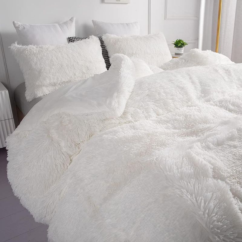 Photo 1 of chovy Faux Fur Plush White Comforter Sets Full/Queen - Ultra Soft Shaggy Flannel Velvet Fluffy Fuzzy 3PC Bedding Set ?Comforter x 1 Pillowcases x 2?
