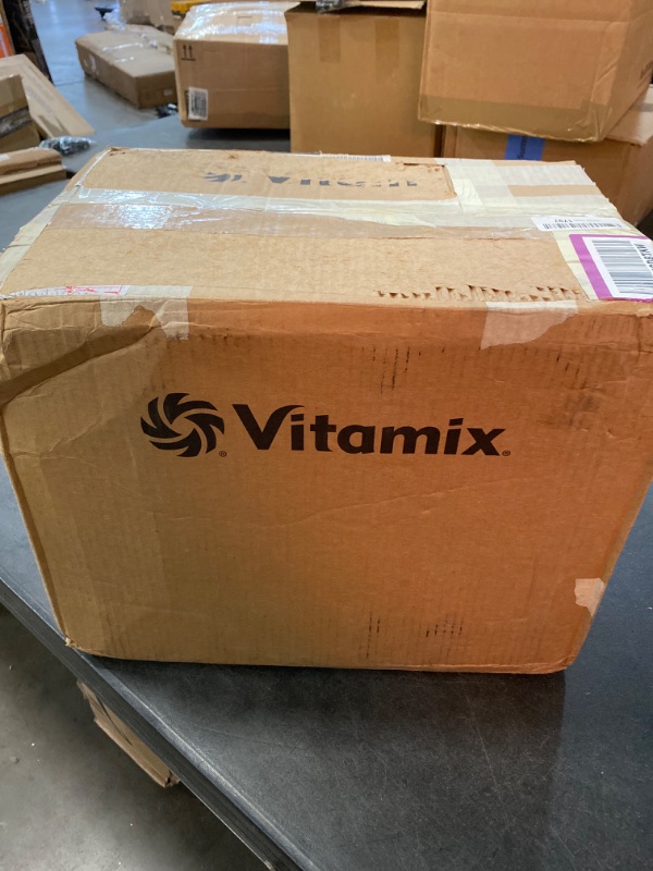 Photo 3 of Vitamix E310 Explorian Blender, Professional-Grade, 48 Oz. Container, Black
