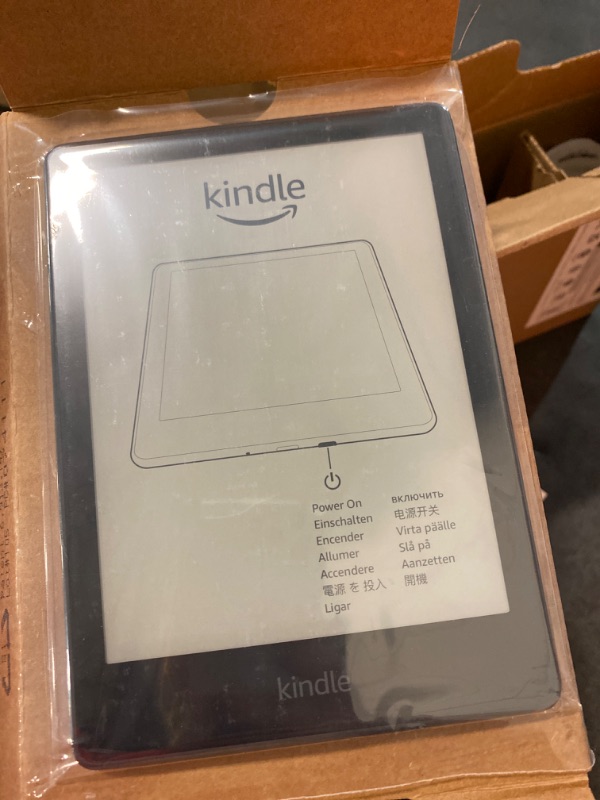 Photo 2 of Kindle Paperwhite (16 GB) – Now with a 6.8" display and adjustable warm light – Black
