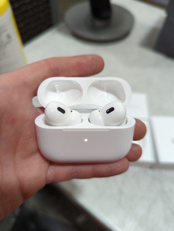 Photo 4 of "FACTORY SEALED"
AirPods Pro (2nd generation)