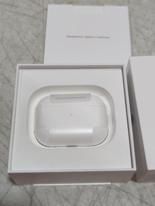 Photo 3 of "FACTORY SEALED"
AirPods Pro (2nd generation)