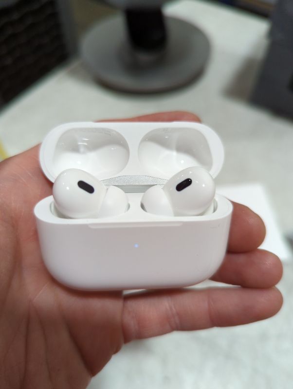 Photo 4 of "FACTORY SEALED"
AirPods Pro (2nd generation)