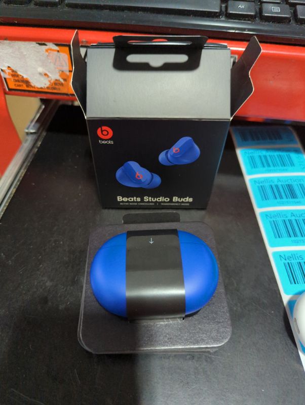 Photo 9 of "FACTORY SEALED"
Beats Studio Buds - True Wireless Noise Cancelling Earbuds - Compatible with Apple & Android, Built-in Microphone, IPX4 Rating, Sweat Resistant Earphones, Class 1 Bluetooth Headphones - Ocean Blue