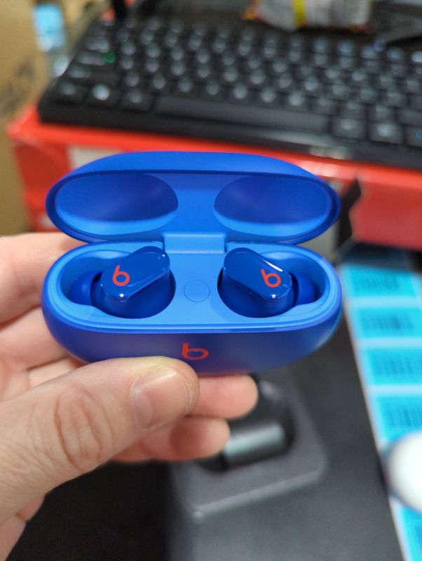 Photo 4 of "FACTORY SEALED"
Beats Studio Buds - True Wireless Noise Cancelling Earbuds - Compatible with Apple & Android, Built-in Microphone, IPX4 Rating, Sweat Resistant Earphones, Class 1 Bluetooth Headphones - Ocean Blue