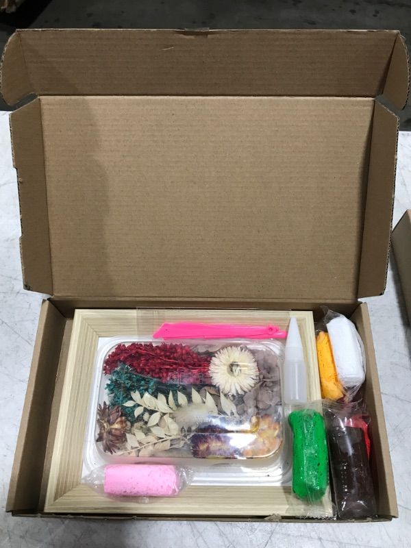 Photo 1 of Clay & Dried Flowers Craft kit 