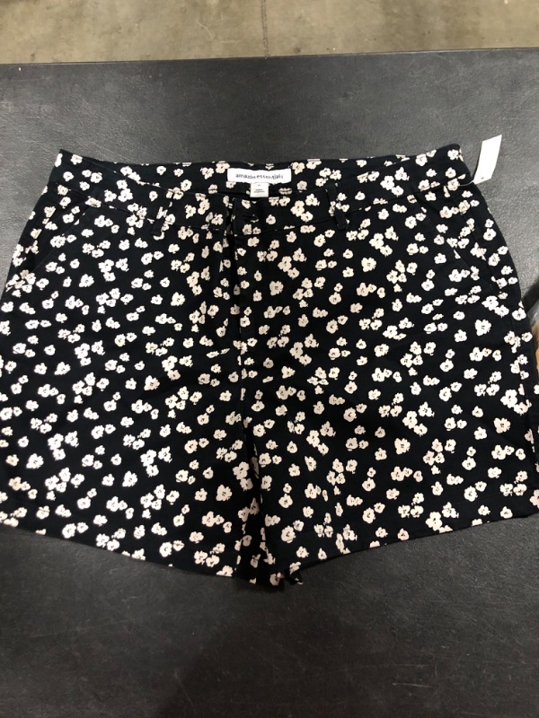 Photo 2 of Amazon Essentials Women's 5" Inseam Chino Short (Available in Straight and Curvy Fits) Straight Black Scandi Floral 16