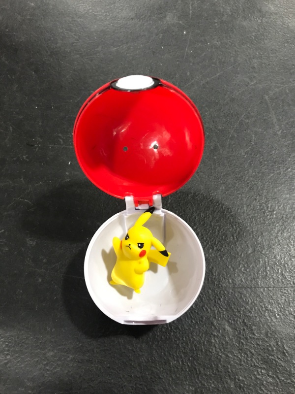 Photo 2 of Pokémon Clip 'N' Go - Pikachu #5 & Poke Ball