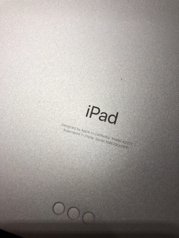 Photo 4 of Apple 11-inch iPad Pro, 256GB, Wi-Fi (3rd Generation, 2021)