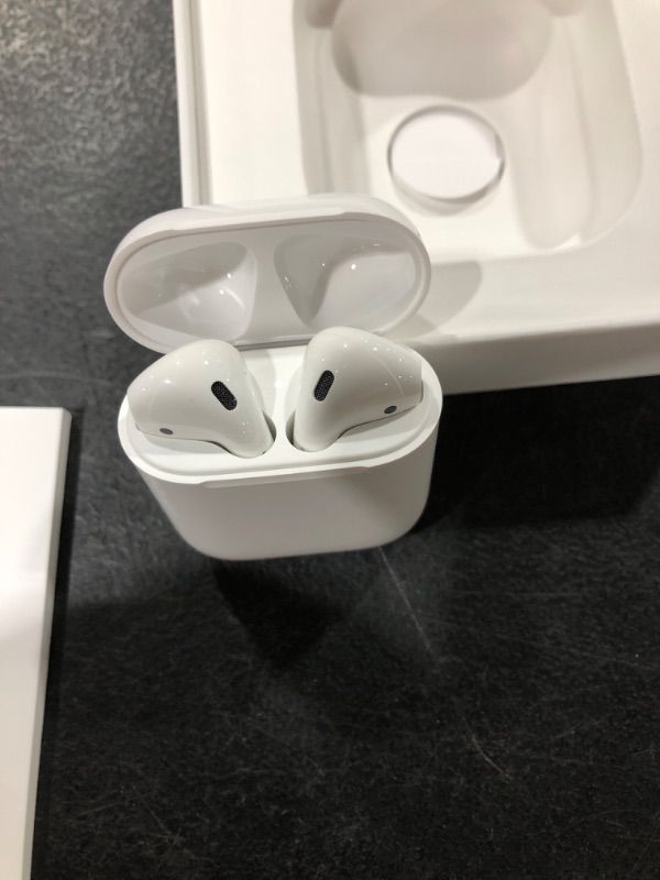 Photo 4 of AirPods with Charging Case