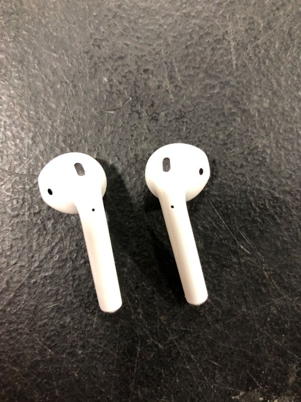 Photo 7 of AirPods with Charging Case