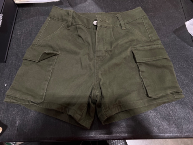 Photo 1 of GREEN WOMENS SHORT WITH POCKETS SIZE M