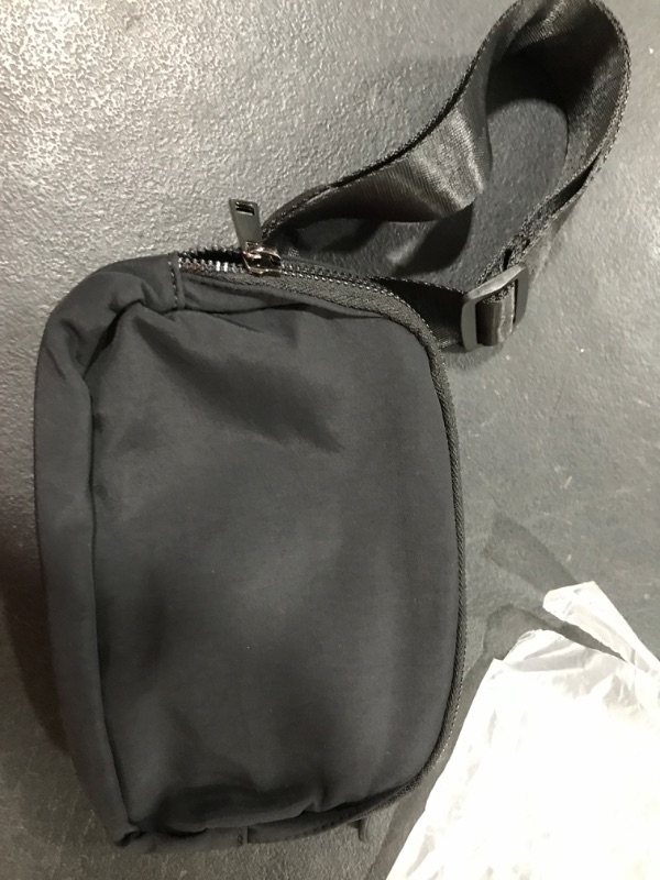 Photo 1 of black fanny pack