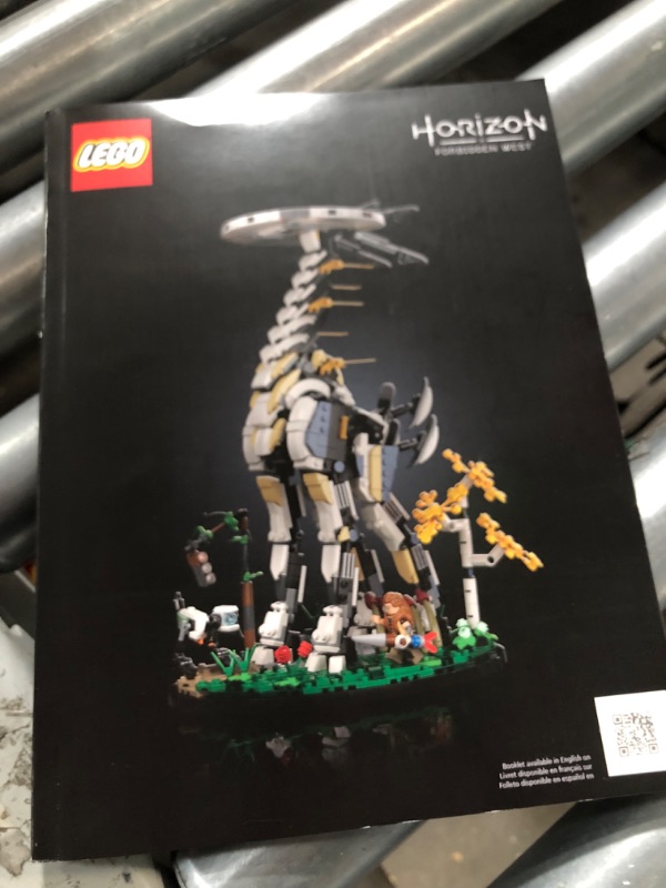 Photo 2 of LEGO Horizon Forbidden West: Tallneck 76989 Building Sett; Collectible Gift for Adult Gaming Fans; Model of The Iconic Machine with a Display Stand (1,222 Pieces)