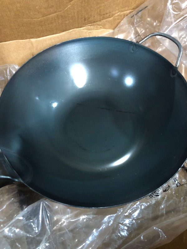 Photo 3 of YOSUKATA Carbon Steel Wok Pan – 11,8 “ Woks and Stir Fry Pans - Chinese Wok with Flat Bottom Pow Wok - Traditional Chinese Japanese Woks - Black Wok For Electric Stove, Induction, Gas Stovetops 11.8" Black