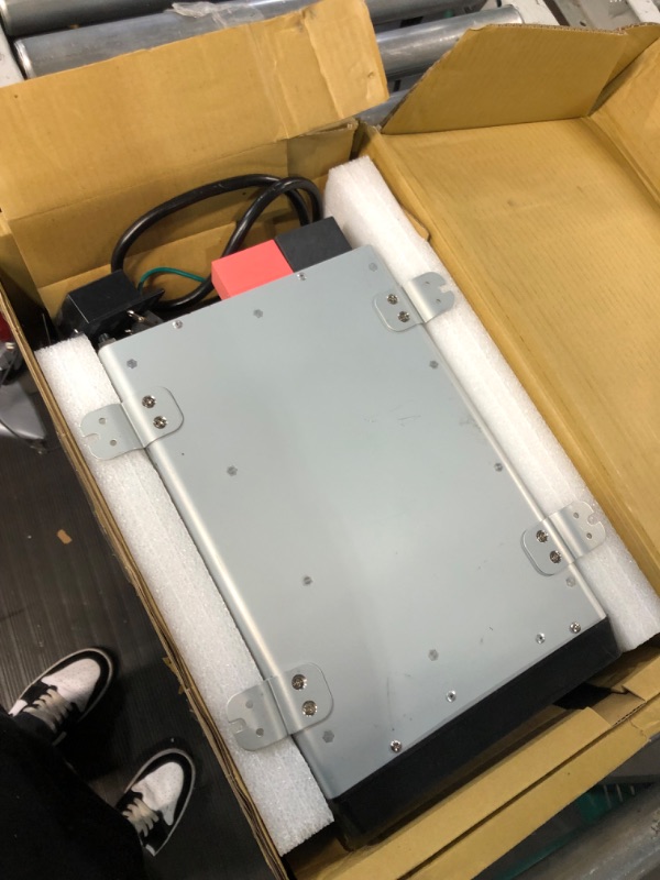 Photo 1 of * used * see all images * 
WFCO Electronics WF-5110RS Pure Sine Wave Inverter - 1000 Watt
