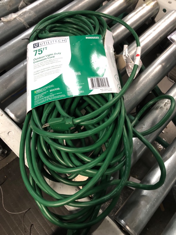 Photo 4 of GREATIDE 75 Ft Outdoor Extension Cord for Christmas Decorations - 16/3 SJTW Durable Waterproof Power Cable with 3 Prong Grounded Plug, Green 75 foot Green