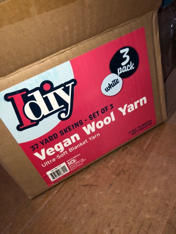 Photo 1 of **non refundable****
iDIY Chunky Vegan Wool Yarn 3 Pack (37 Yards Each Skein) -White- Fluffy Warm Thick Yarn Perfect for Soft Throw, Baby Blankets, Cozy Homemade Gifts, Arm Knitting, Crocheting, DIY Crafts & Art Projects