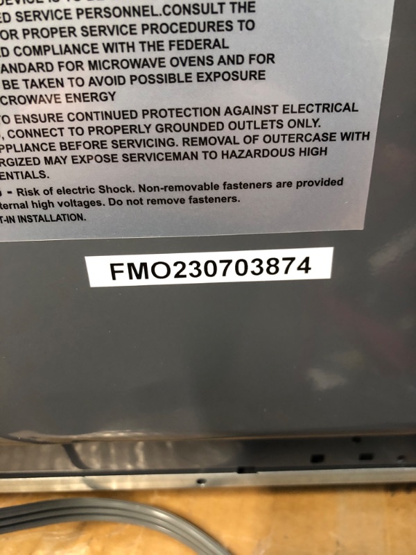Photo 6 of (Minor Damage) Farberware Classic FMO11AHTBKN 1.1 Cu. Ft. 1000-Watt Microwave Oven with LED Lighting, Metallic Red