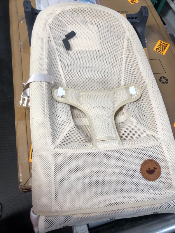 Photo 2 of AMKE Baby Bouncer Seat for Infants, Portable Bouncer for Babies, Newborn Bouncers Seat Beige