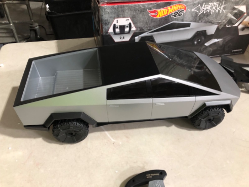 Photo 7 of *PARTS* Hot Wheels RC 1:10 Tesla Cybertruck Radio-Controlled Truck & Electric Cyberquad