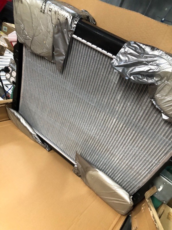 Photo 2 of HAS DAMAGE*******
TYC 2320 Radiator Compatible with 2000-2006 Toyota Tundra