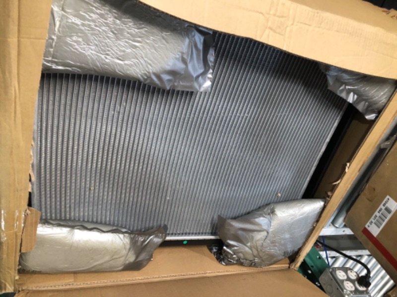 Photo 3 of HAS DAMAGE*******
TYC 2320 Radiator Compatible with 2000-2006 Toyota Tundra