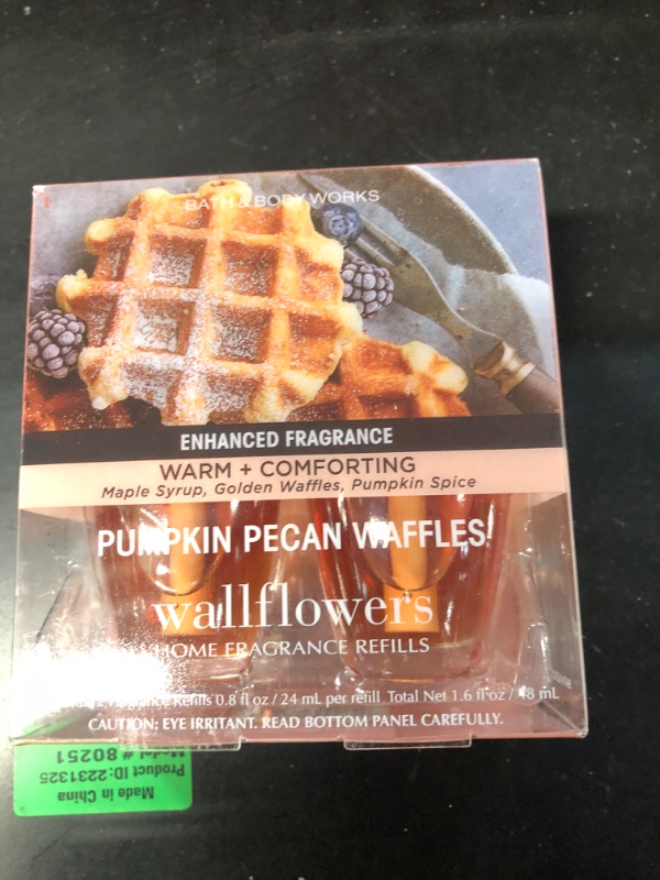 Photo 4 of Bath and Body Works Pumpkin Pecan Waffles Wallflower Refill 2 Bulbs