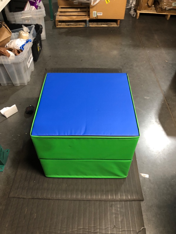 Photo 1 of 19.5"X 23.5" GYM BOX 