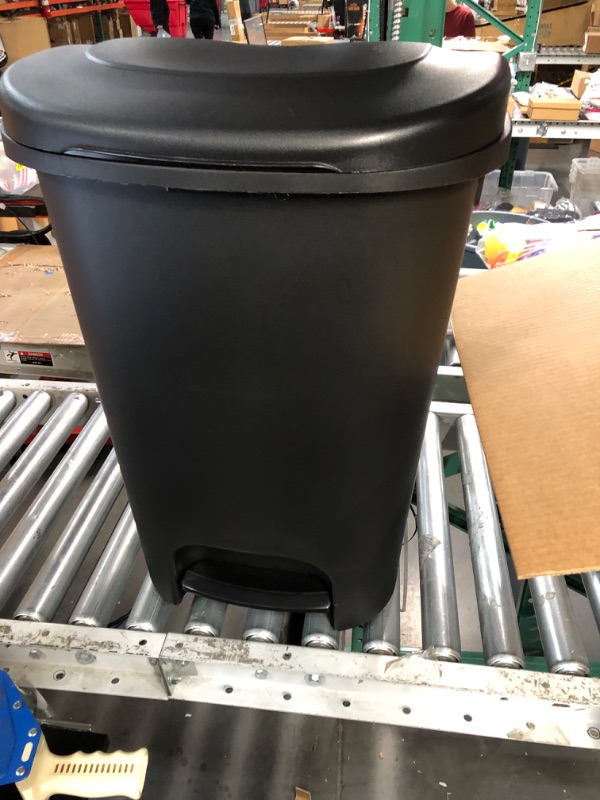 Photo 5 of **LID HINGE BROKEN**NON FUNCTIONAL
Rubbermaid Classic Step-On Trash Can with Lid, 13-Gallon