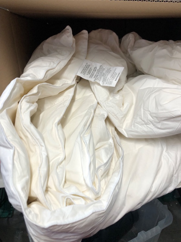 Photo 2 of *sim to stock* Puffy White Goose Feather Down Comforter Queen