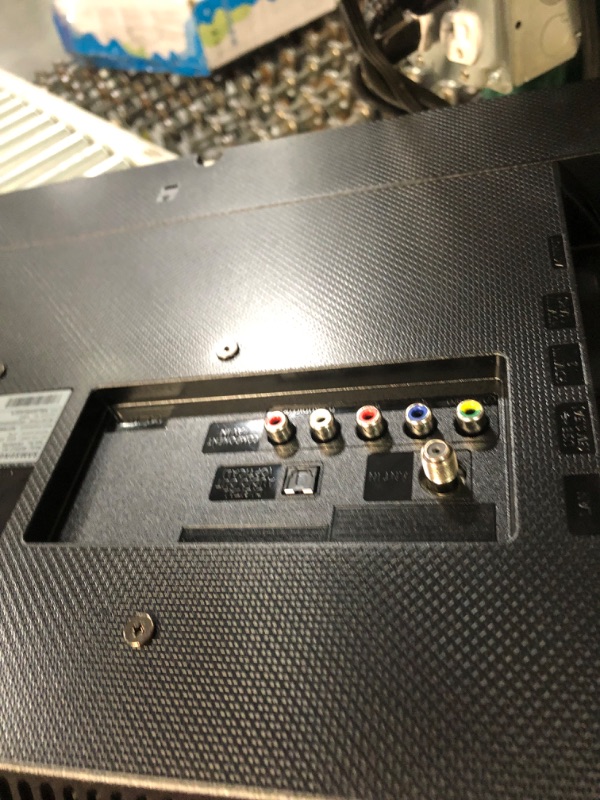 Photo 1 of SAMSUNG 32-inch Class LED Smart FHD TV 1080P (UN32N5300AFXZA, 2018 Model)
