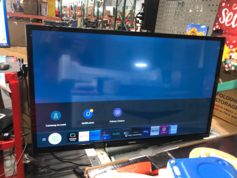 Photo 5 of SAMSUNG 32-inch Class LED Smart FHD TV 1080P (UN32N5300AFXZA, 2018 Model)