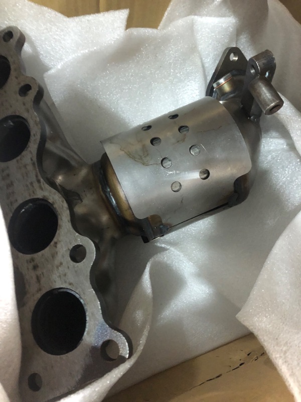 Photo 2 of NEWZQ Catalytic Converter 54885