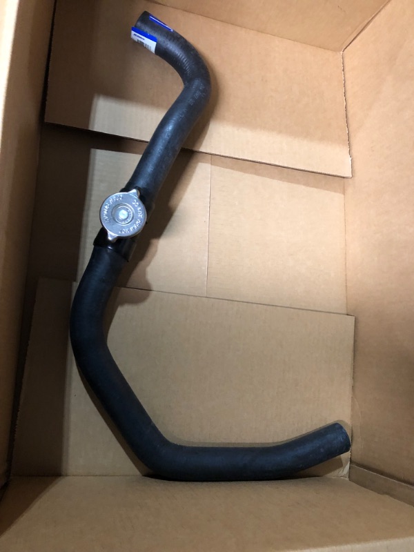 Photo 2 of ACDelco Gold 26668X Molded Upper Radiator Hose