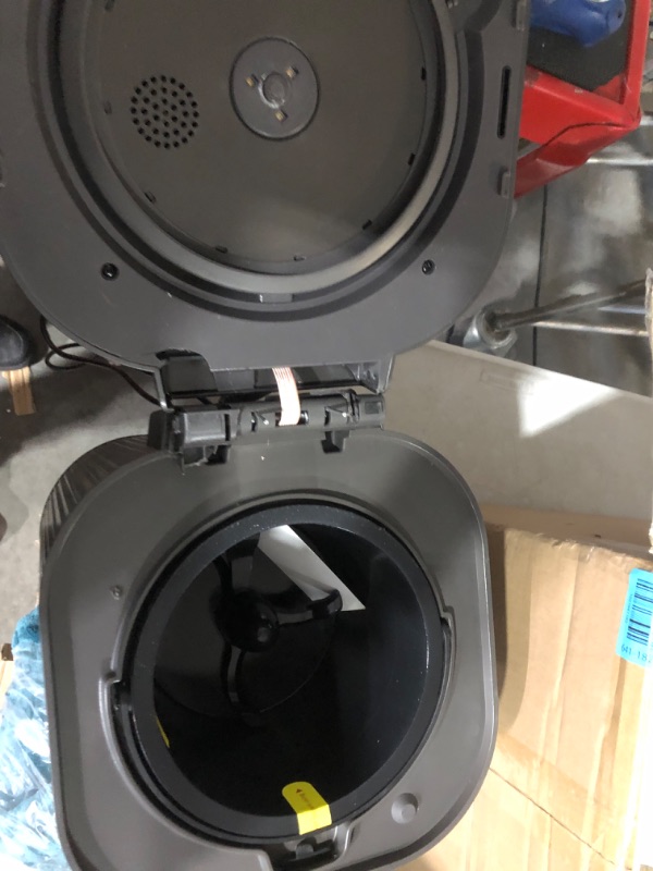 Photo 1 of **FOR PARTS ONLY**DAMAGE 
LYKOCLEAN Electric Composter for Kitchen, 2.5L