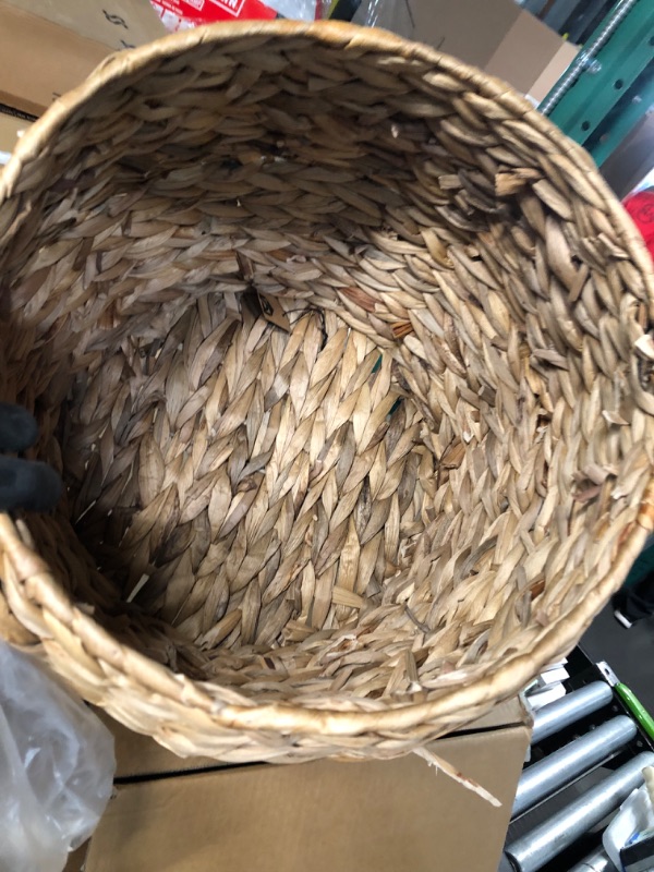 Photo 2 of ***USED - DAMAGED - SEE PICTURES***
12 in. x 16 in. Water Hyacinth Round Basket