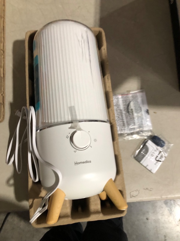 Photo 3 of **DAMAGE** **POWERS ON** **SEE CLERK NOTES** Homedics Ultrasonic Humidifier