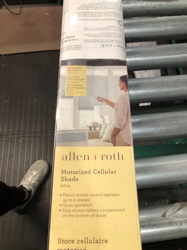 Photo 1 of * important * see notes *
allen + roth 58-in x 72-in White Blackout Cordless Motorized Cellular Shade