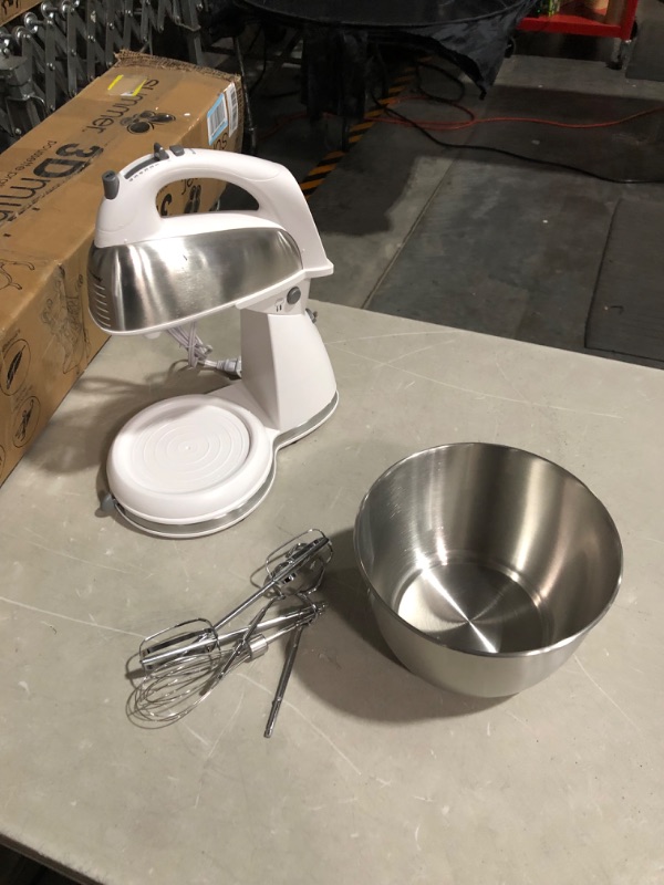 Photo 4 of **PARTS ONLY** KitchenAid KSM8990CU 8-Quart Commercial Countertop Mixer, 10-Speed, Gear-Driven, Contour Silver No Bowl Guard Mixer Contour Silver 