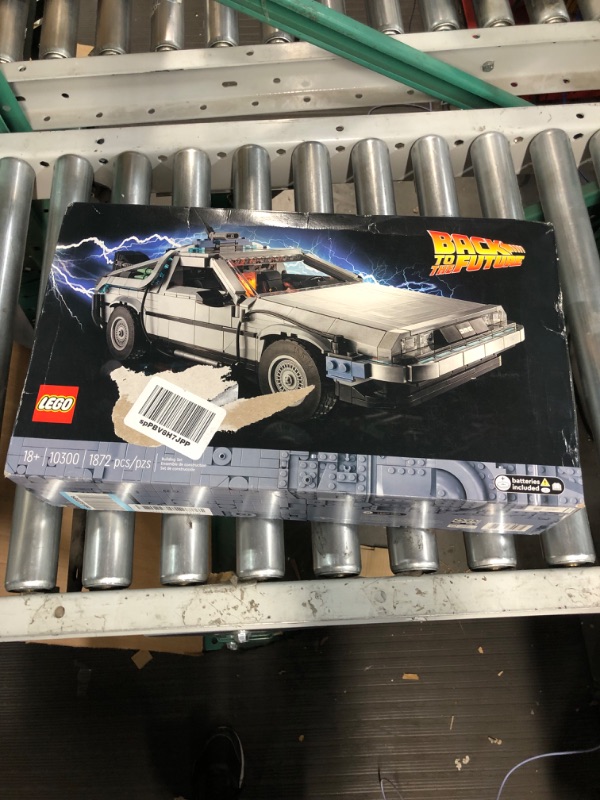 Photo 2 of * complete item * see images *
LEGO Back to the Future Time Machine 10300 Building Set