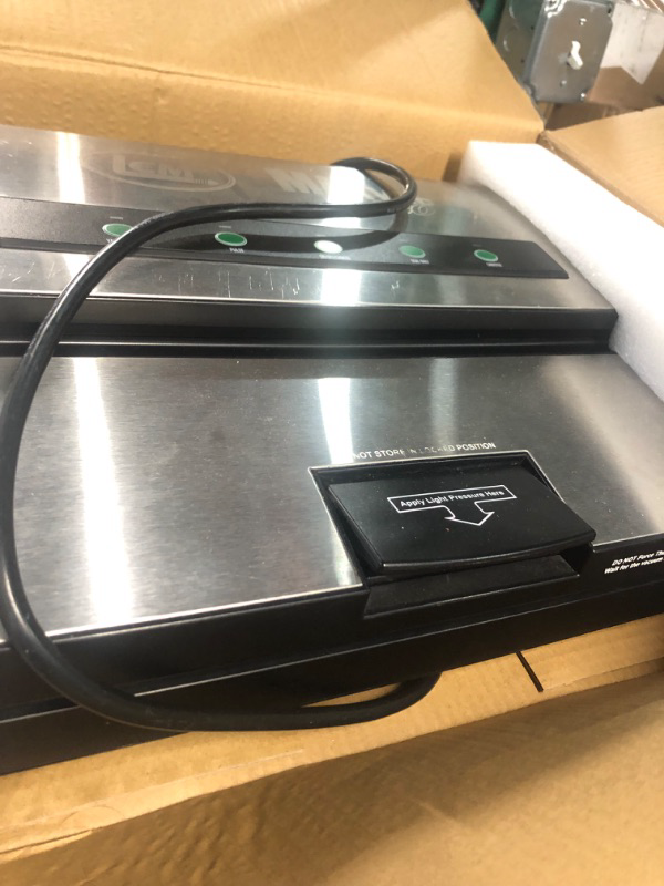 Photo 1 of * used * powers on * see all images *
Stainless Steel Vacuum Sealer with Bag Cutter and Holder