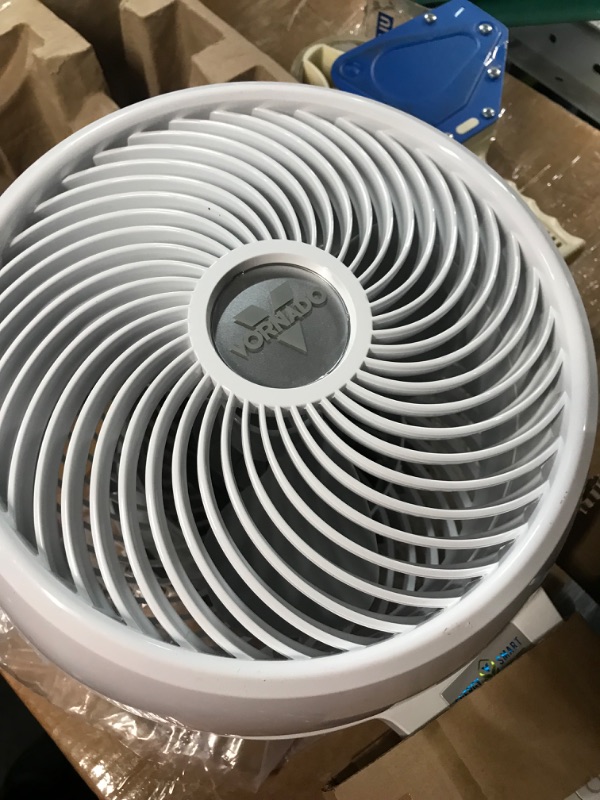 Photo 1 of **SEE NOTES**
Vornado 6803DC Energy Smart Medium Pedestal Air Circulator Fan with Variable Speed Control, Ice White, CR1-0259-43