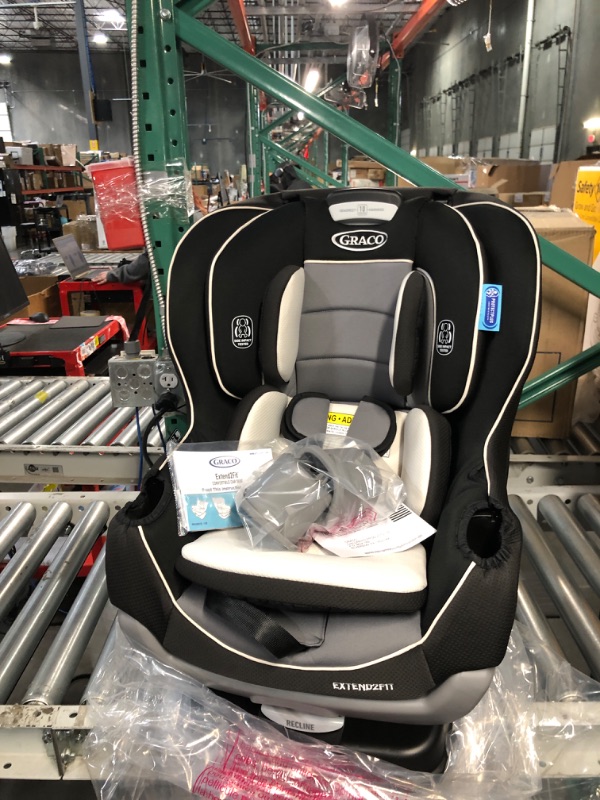 Photo 2 of Graco Extend2Fit Convertible Car Seat, Gotham